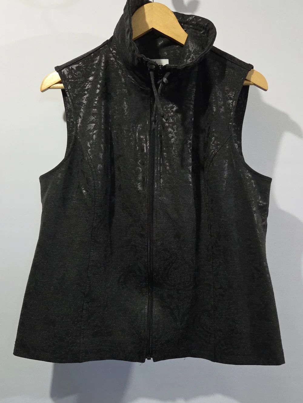 Chico's Black Textured Sleeveless Zip Vest with Stand Collar Size 2